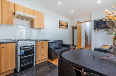 Diana Street, Plasnewydd, Cardiff - Image 2